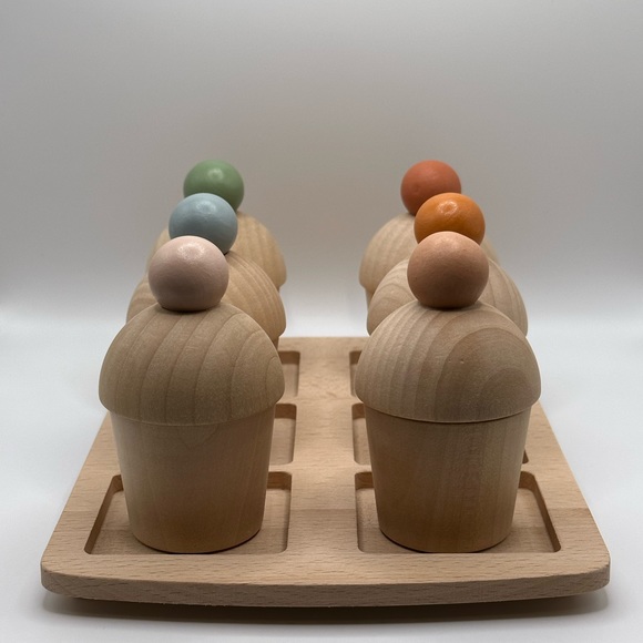 NWT Wooden Montessori Kids Cupcake Counting & Sorting Set - Picture 3 of 11